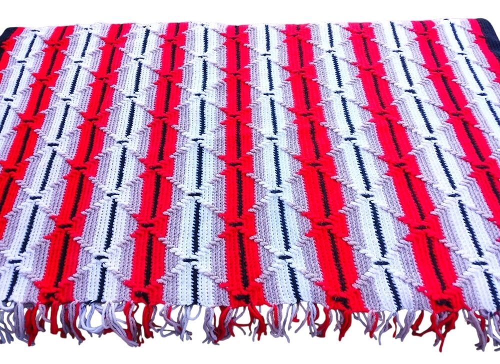 VINTAGE NATIVE AMERICAN HAND CROCHET WOVEN THROW BLANKET RAISED TRIANGLE STITCH